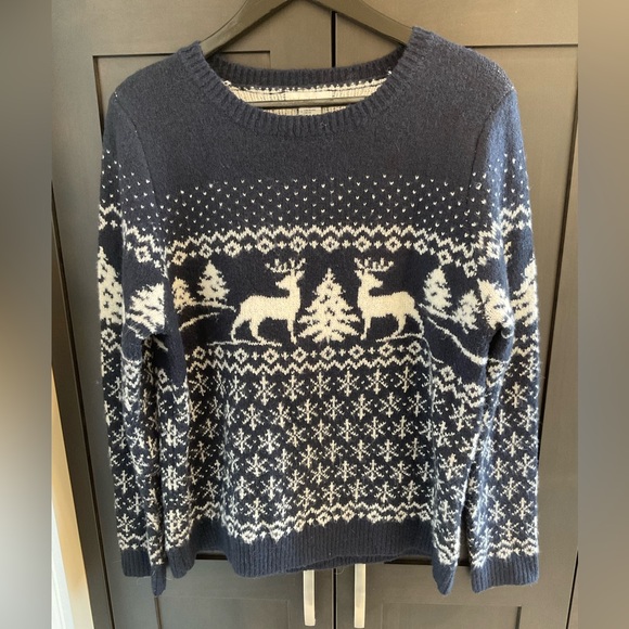 ❄️ 💙 Cupcakes and Cashmere Women’s Reindeer Navy Cream Christmas Sweater - Picture 1 of 9